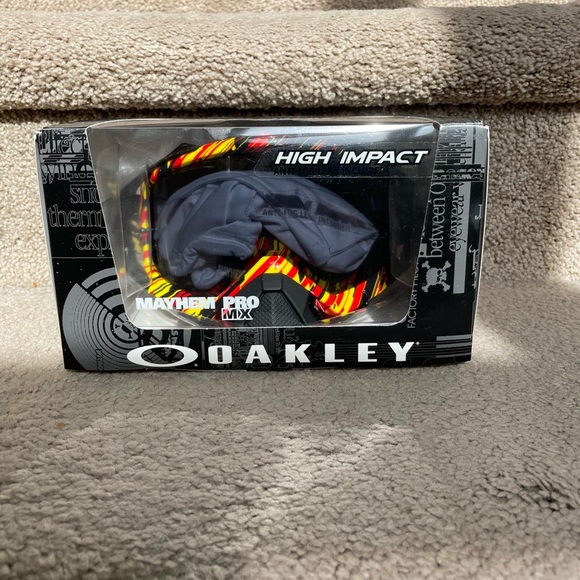 Oakley Mayhem Pro MX Goggles - Picture 2 of 4